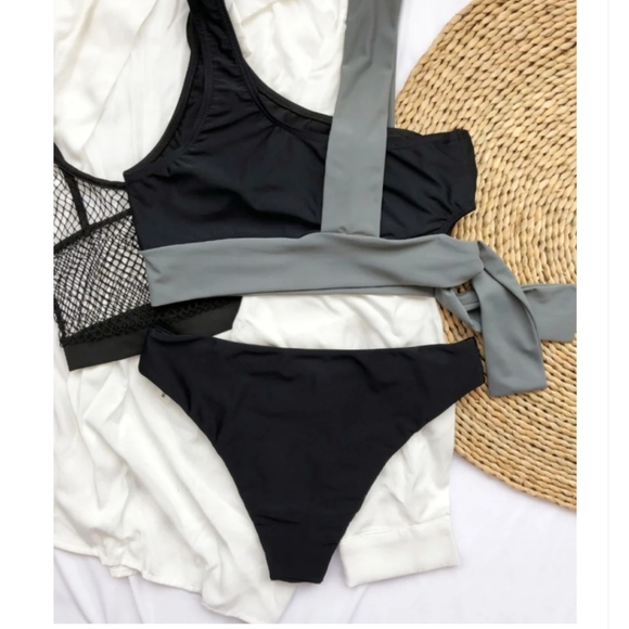 🆕️ Black & Gray Contrast Bikini - Picture 4 of 15